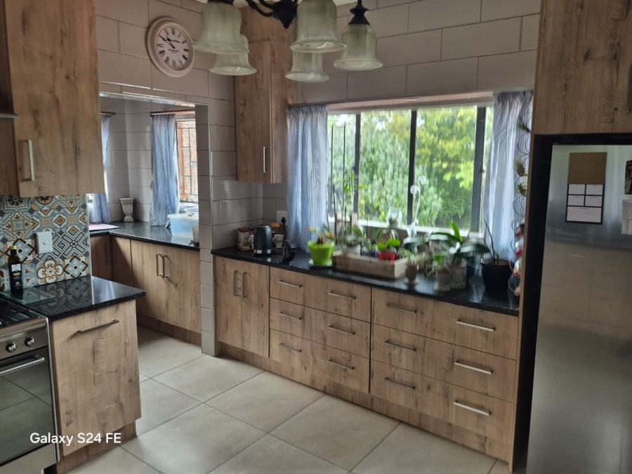 4 Bedroom Property for Sale in Safari Gardens North West